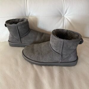 UGG Classic Mini II grey size 8